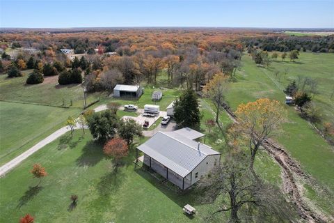 A home in Quinlan