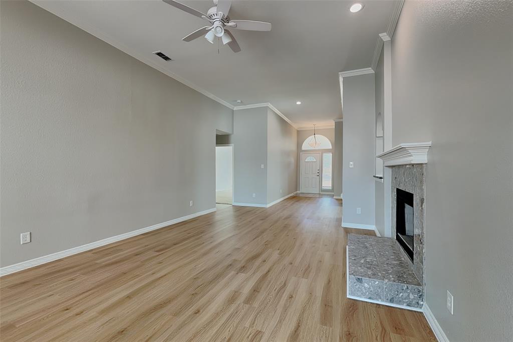 Photo of 1527 Jeanette Way, Carrollton, TX 75006 (MLS # 21393181)