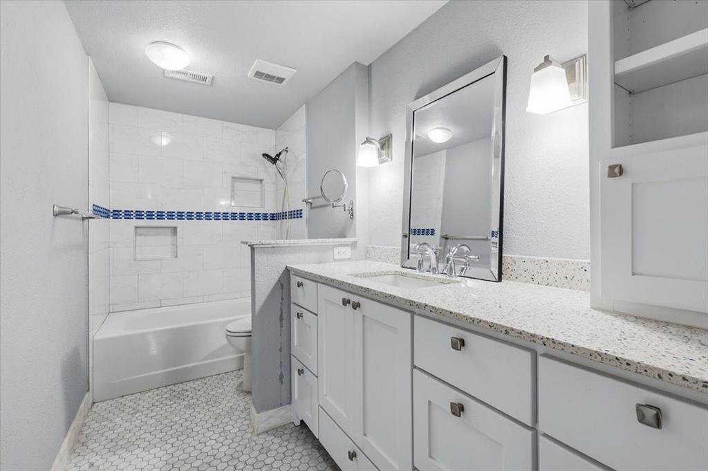 Fountain Royale Orleans W - Residential