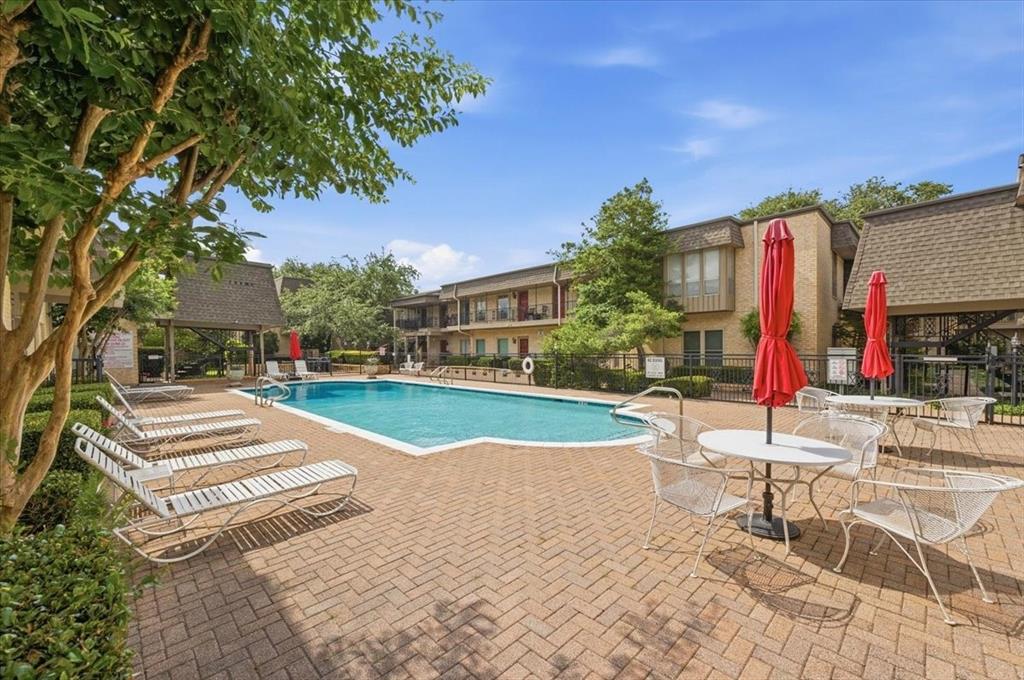 Fountain Royale Orleans W - Residential