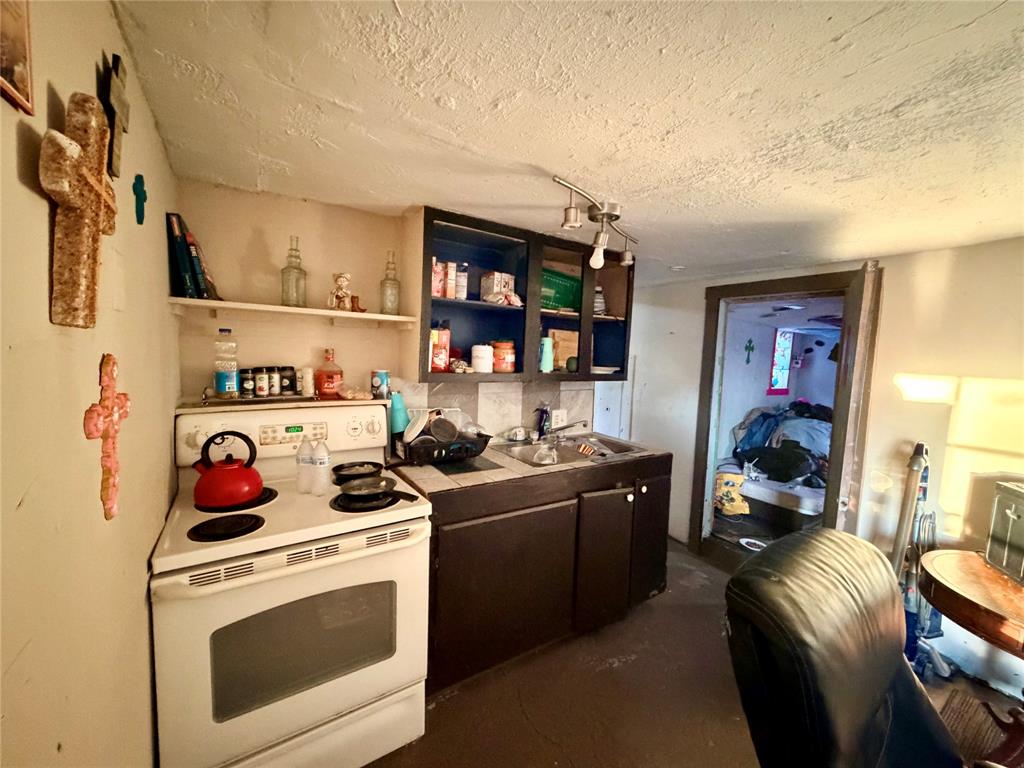 Clyde Hammer Sub - Residential