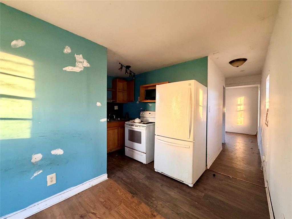 Clyde Hammer Sub - Residential