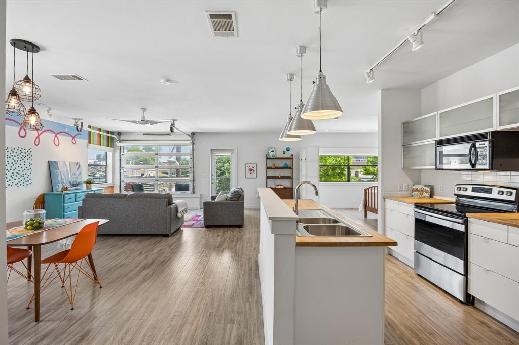 Buzz Condo - Residential