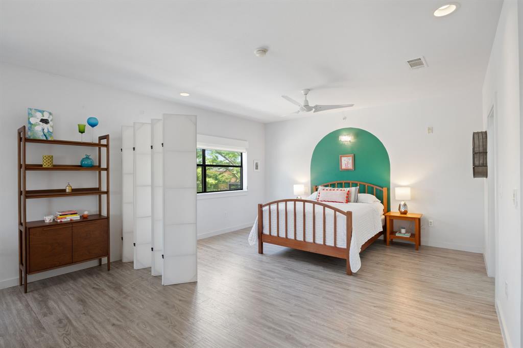 Buzz Condo - Residential