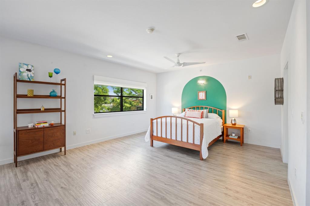 Buzz Condo - Residential