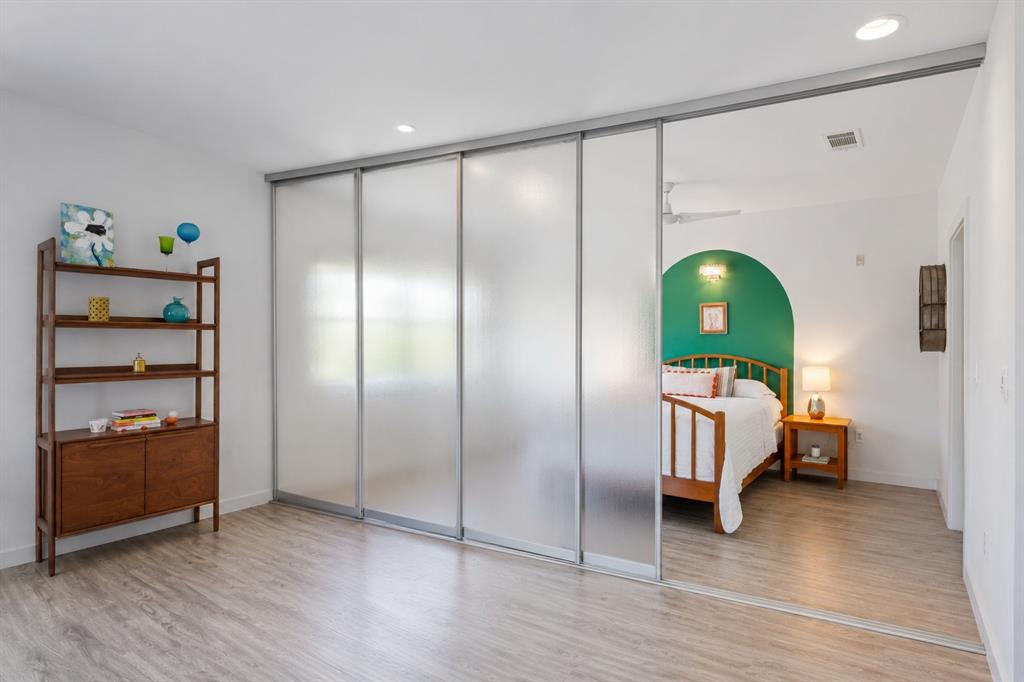 Buzz Condo - Residential