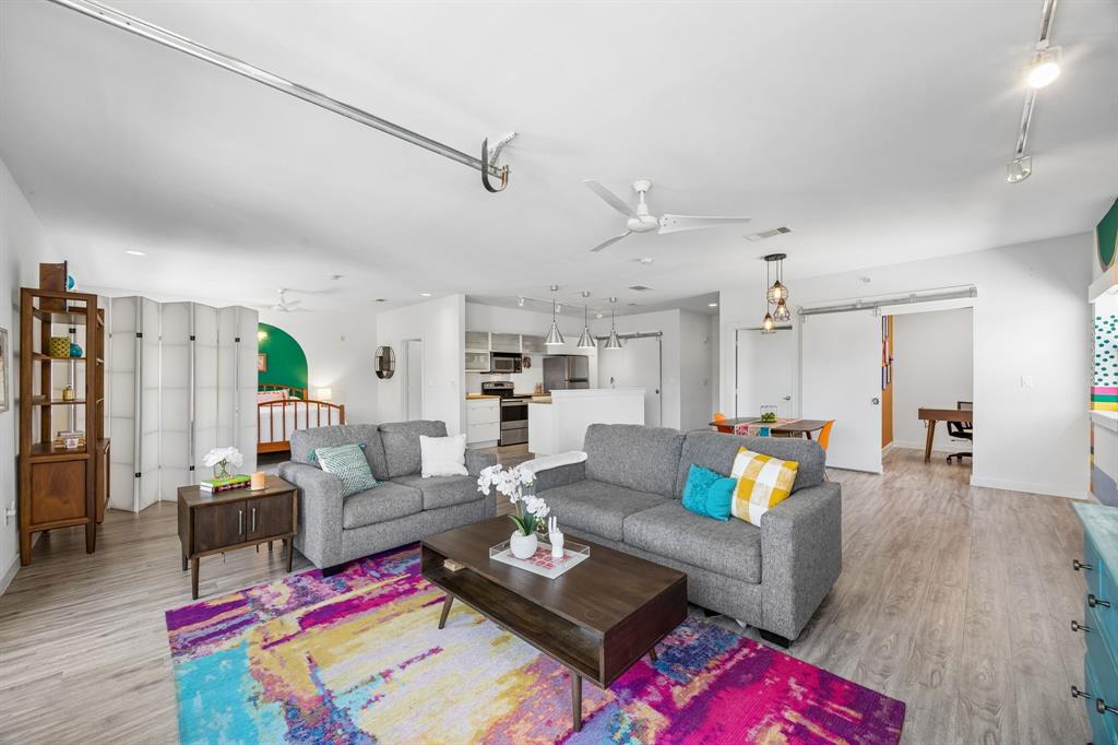 Buzz Condo - Residential