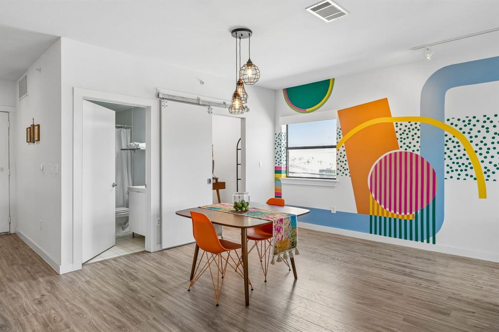 Buzz Condo - Residential