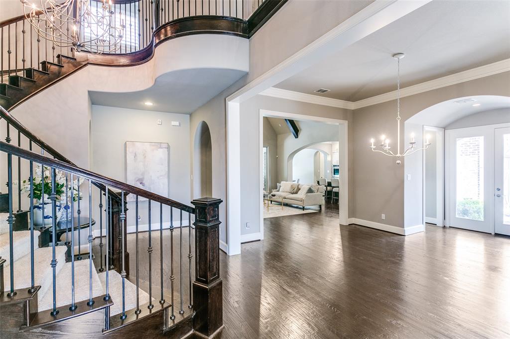 6100 Southwind Lane