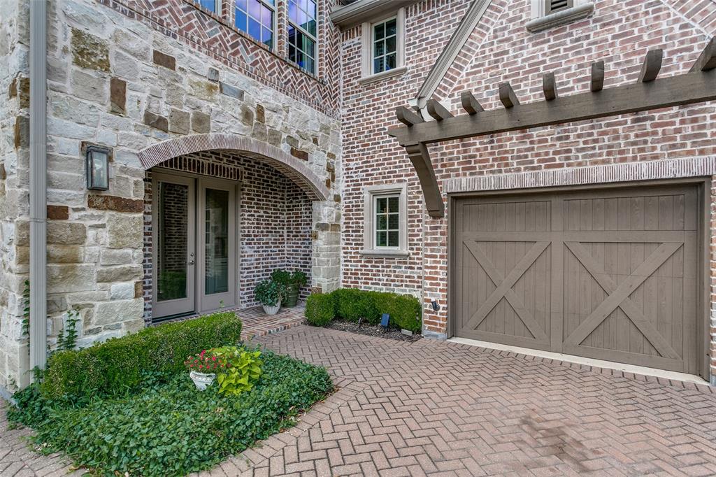 6100 Southwind Lane
