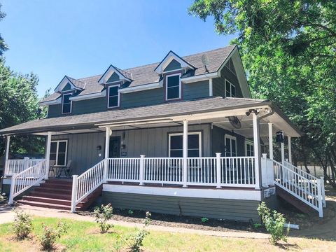 A home in Farmersville