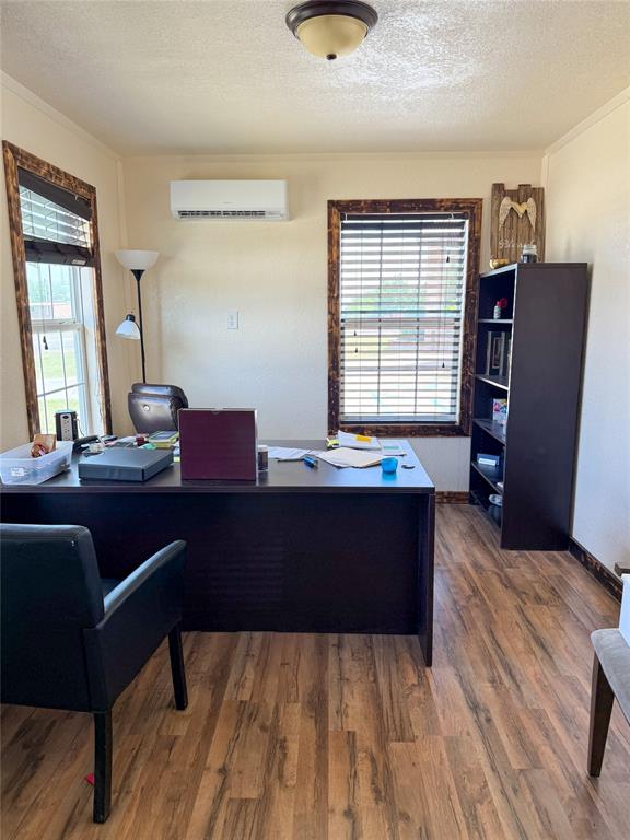 Lakeside village annex - Commercial Sale