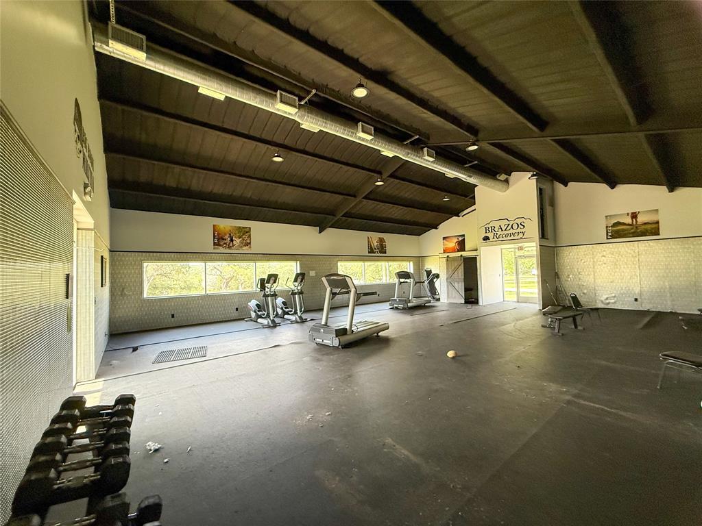 Lakeside village annex - Commercial Sale