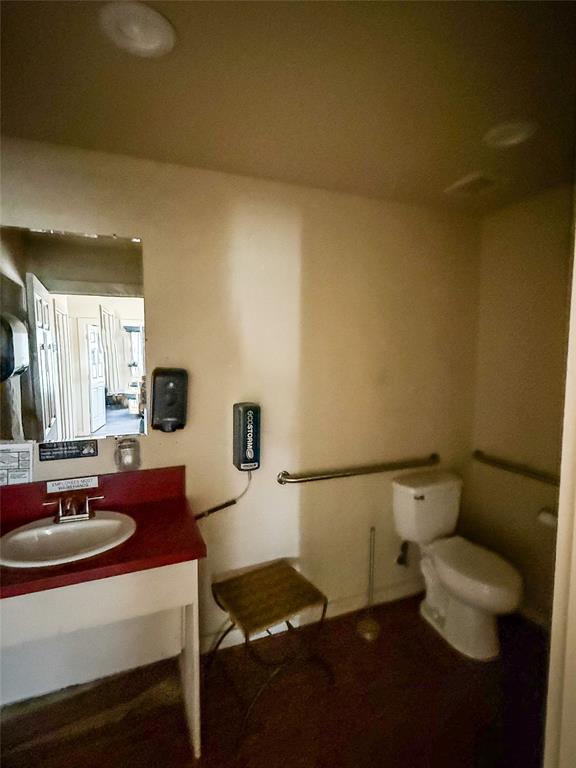 Lakeside village annex - Commercial Sale