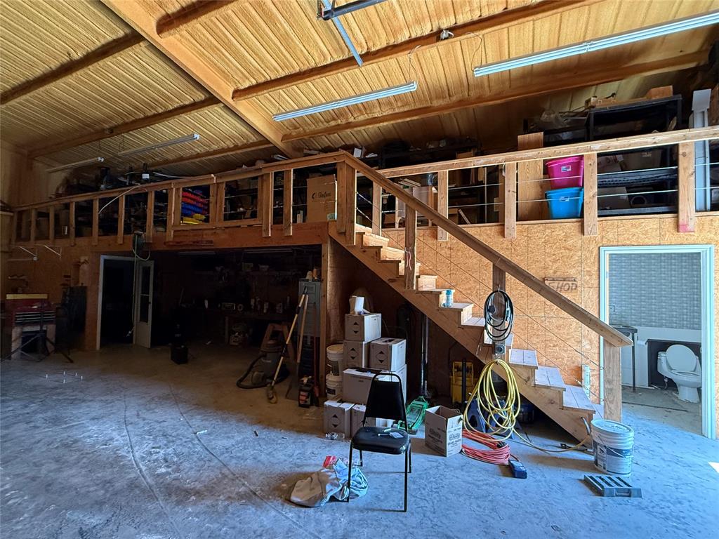 Lakeside village annex - Commercial Sale