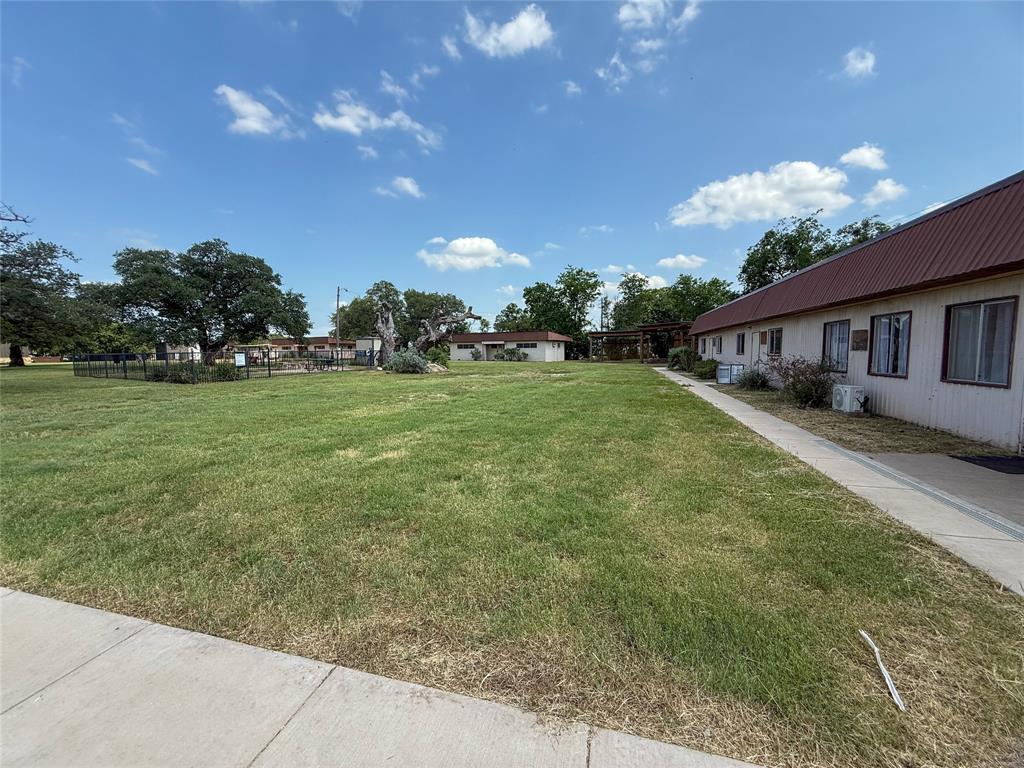 Lakeside village annex - Commercial Sale