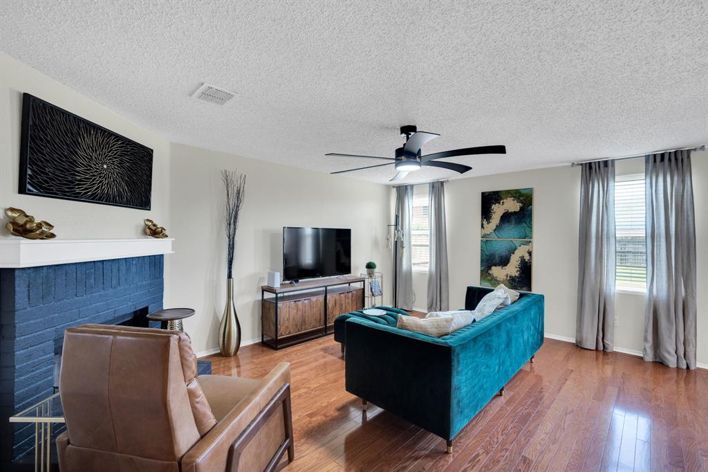 3900 Country Lane