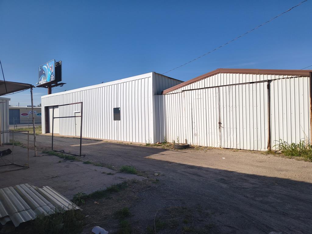 Kemper Of Bowyer Sub - Commercial Sale