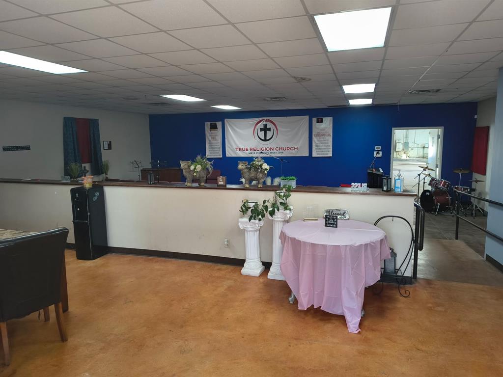 Kemper Of Bowyer Sub - Commercial Sale