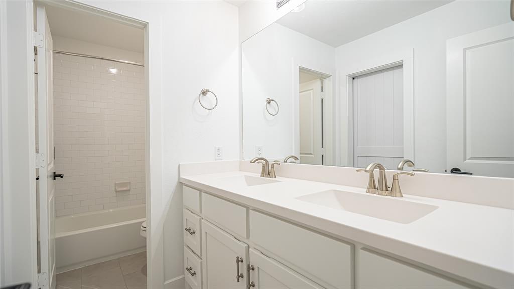 Aubrey, Texas 76227, United States, 5 Bedrooms Bedrooms, ,5 BathroomsBathrooms,Residential,Active,28119