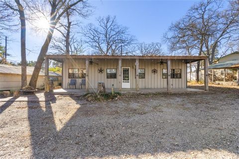Photo of 309 Cedar Point Circle, Gordonville, TX 76245 (MLS # 21158463)