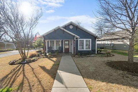 704 Barnes Street McKinney TX 75069