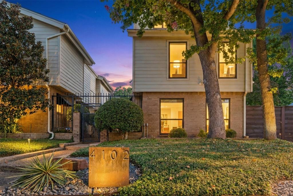 Bowser Twnhms 4102 - Residential