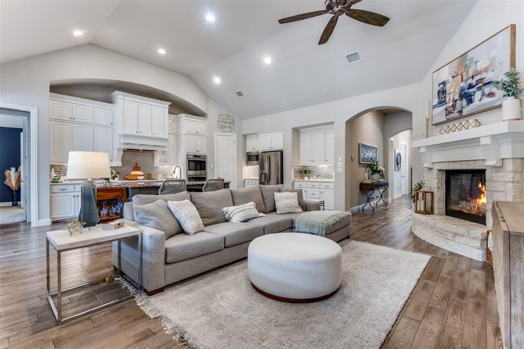 3926 Harrisburg Lane