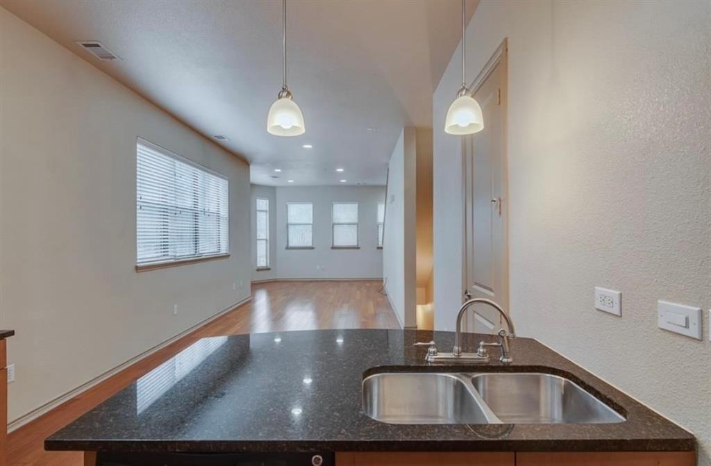 Chelsea Park Twnhms - Residential Lease