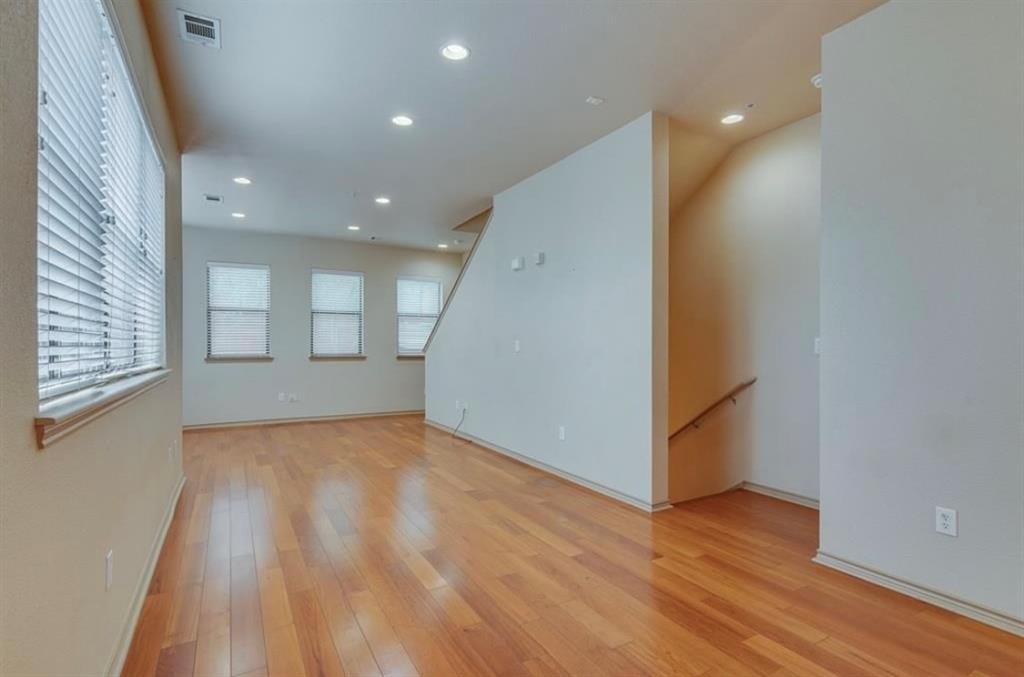 Chelsea Park Twnhms - Residential Lease