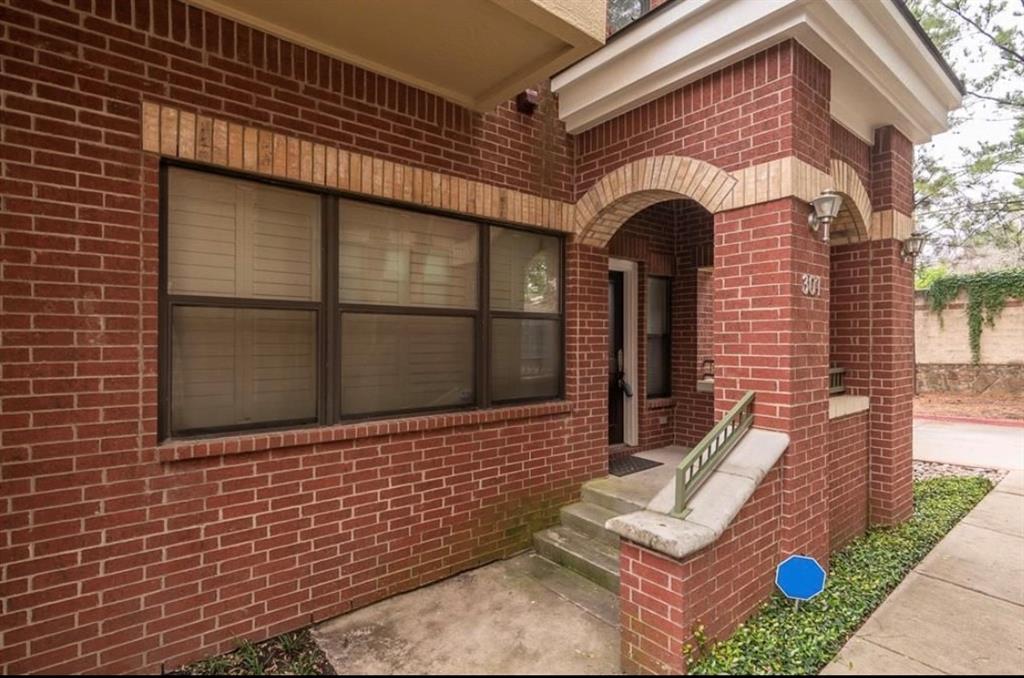 Chelsea Park Twnhms - Residential Lease