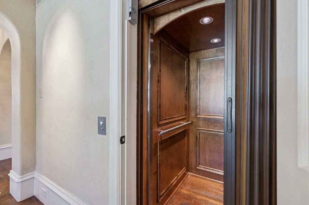 Highland Park West 01 Instl - Residential