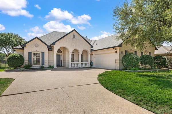 10701 WHITESTONE RANCH RD, BENBROOK, TX 76126 - Image f9f8b98d9dfe32fe69fa4d7007e8853f/768999997