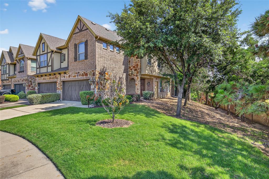 1017 Brook Hollow Drive