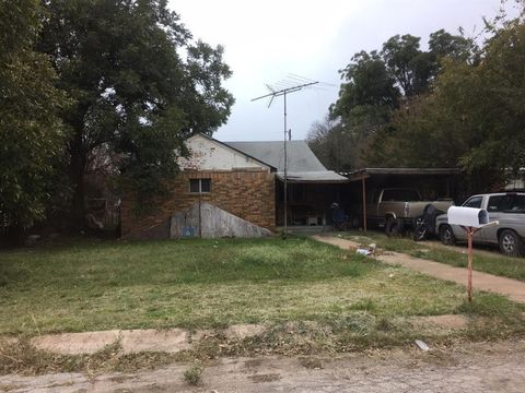 705 W 6th Street Coleman TX 76834