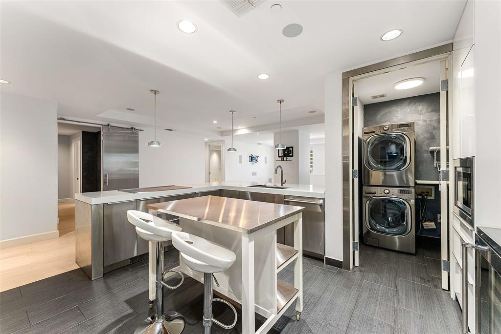 1505 Elm Street Condos - Residential