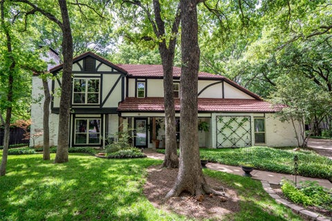 Photo of 3 Echo Cove, Grapevine, TX 76051 (MLS # 21339001)