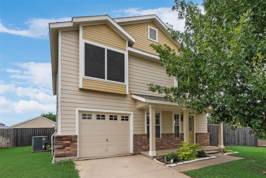 Photo of 124 Independence AVE, Venus, TX 76084 (MLS # 21420284)