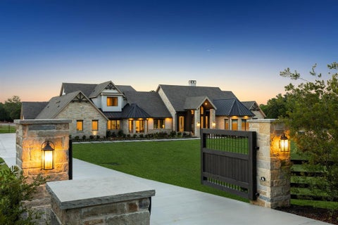 Photo of 500 E Bob Jones Road, Southlake, TX 76092 (MLS # 21254972)