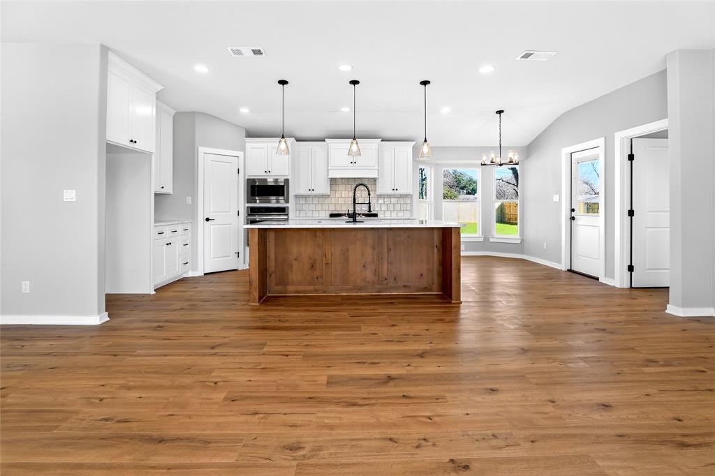 Country Club Estate - Residential