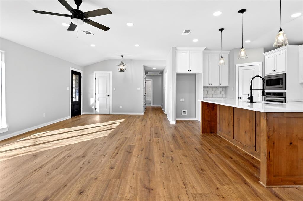 Country Club Estate - Residential