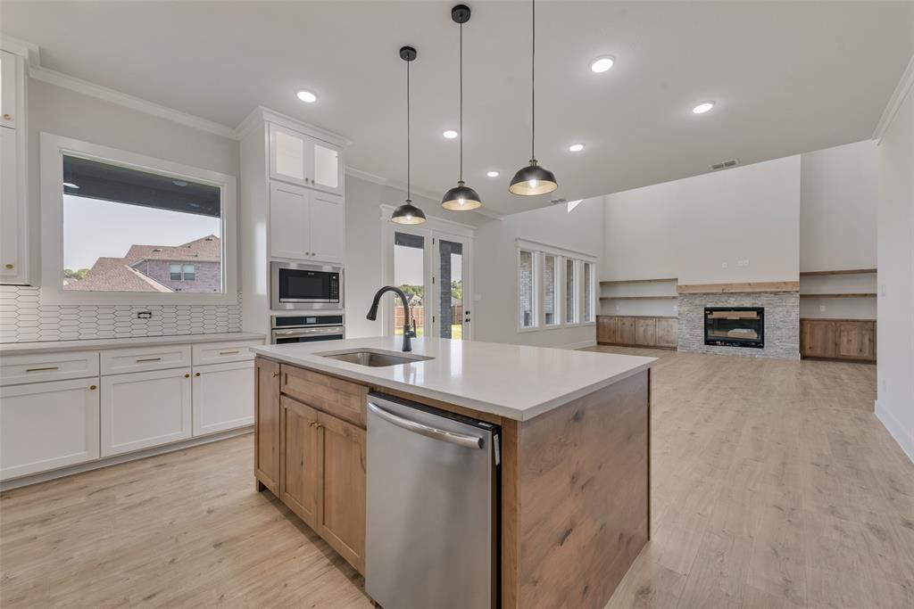 Lincoln Pointe - Residential