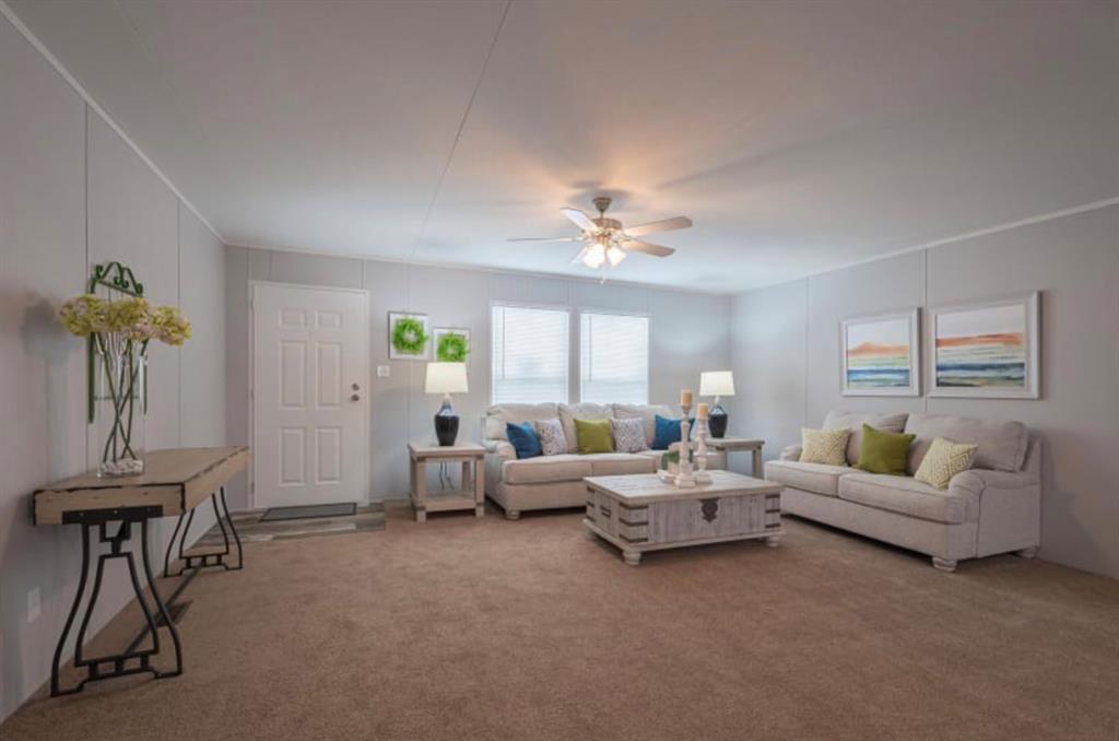 Lot 4 SE CR 4045