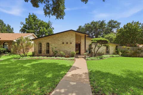 Photo of 1336 Carnation Drive, Lewisville, TX 75067 (MLS # 21310338)