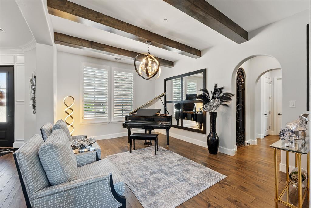 920 Lexington Terrace