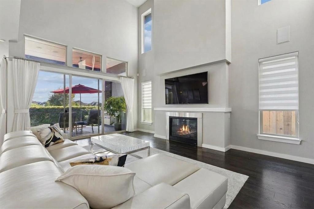 4151 Woodbine Lane