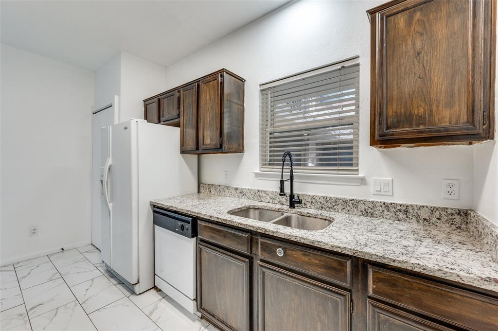 Casa Blanca Condos - Residential