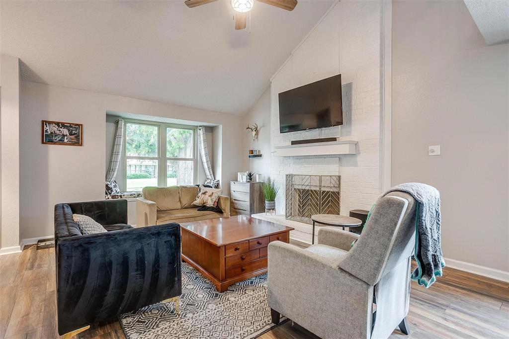 2305 Hollybush Lane