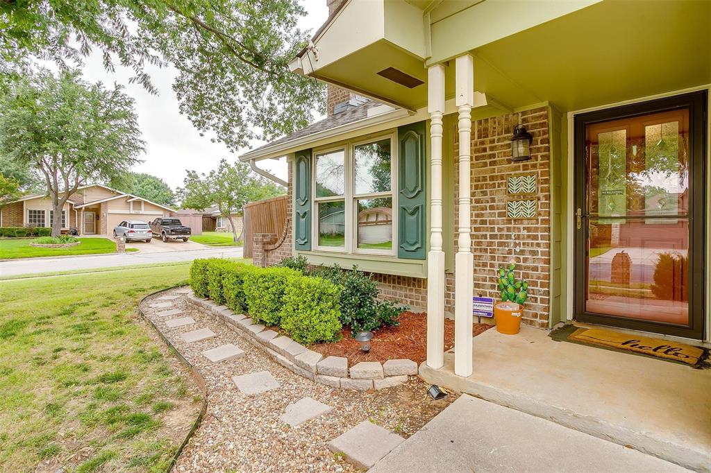 2305 Hollybush Lane