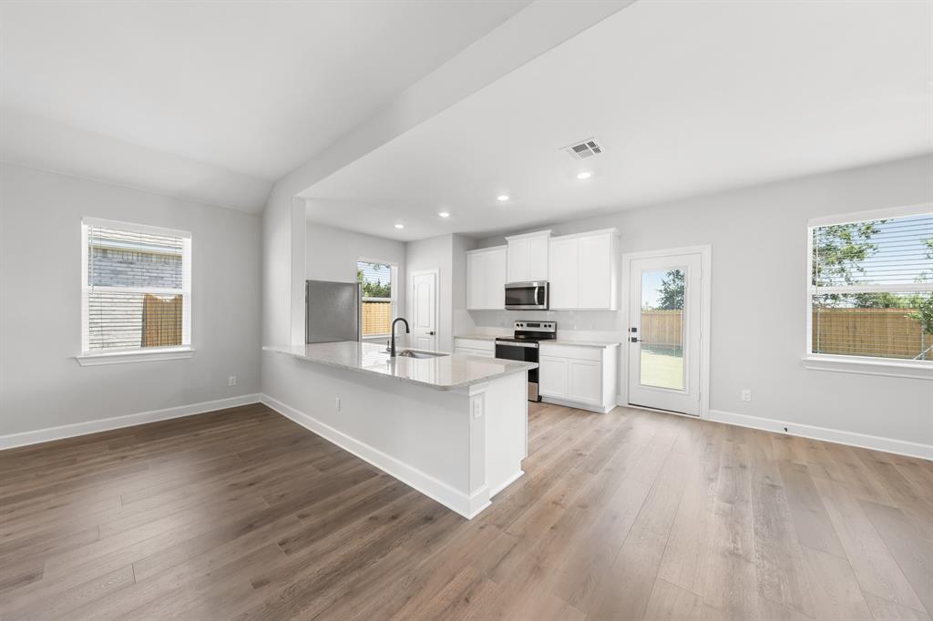 301 Magnolia Boulevard